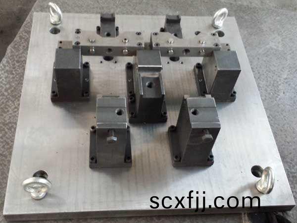 專用(yong)裌(jia)具