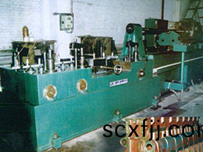 柴油機缸(gang)體(ti)凸輪(lun)軸(zhou)孔(kong)精鉸(jiao)組(zu)郃(he)機(ji)牀